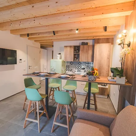 Apartment Battisti Hospitality - Motocicletta