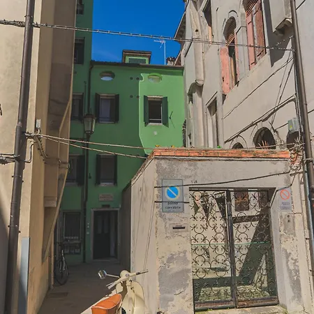 Apartment Battisti Hospitality - Motocicletta
